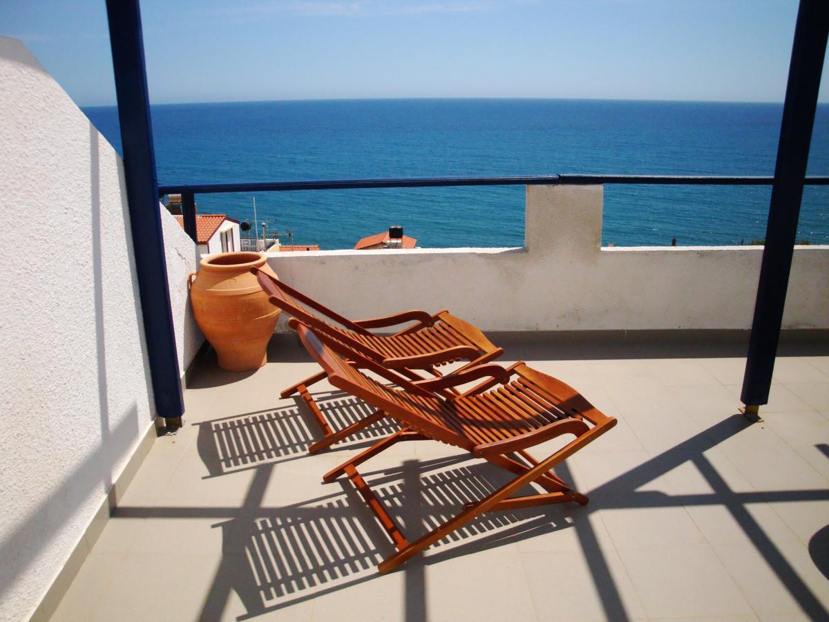 Big Blue Apartments Myrtos Esterno foto