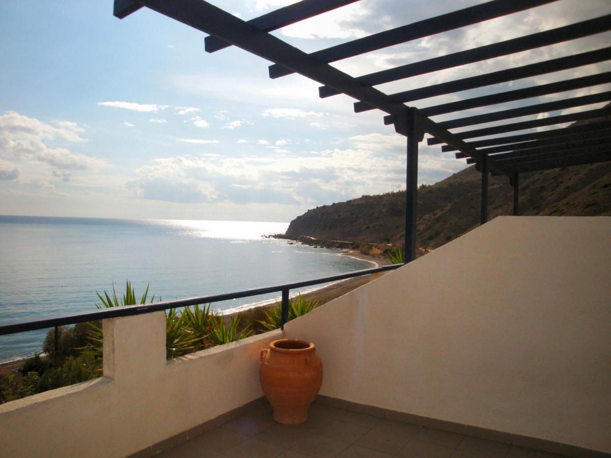 Big Blue Apartments Myrtos Esterno foto